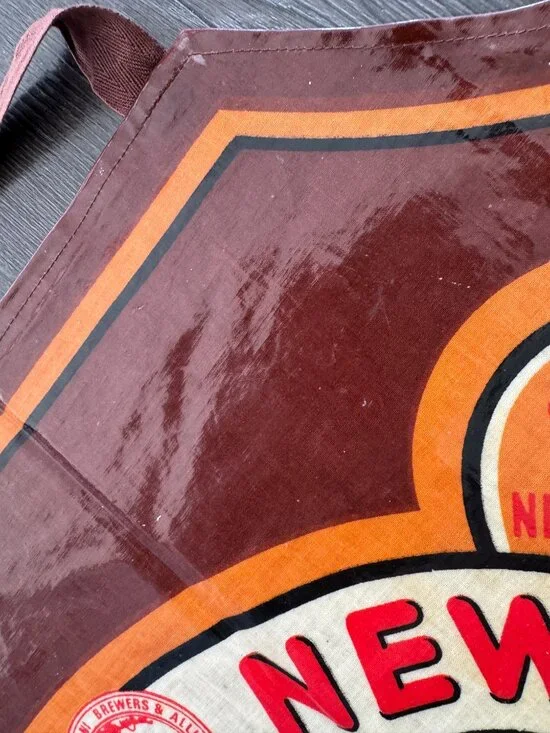 VINTAGE 80S MADE IN ENGLAND NEW CASTLE BROWN ALE APRON SARI FABRICS PREOWNED - Picture 6 of 16